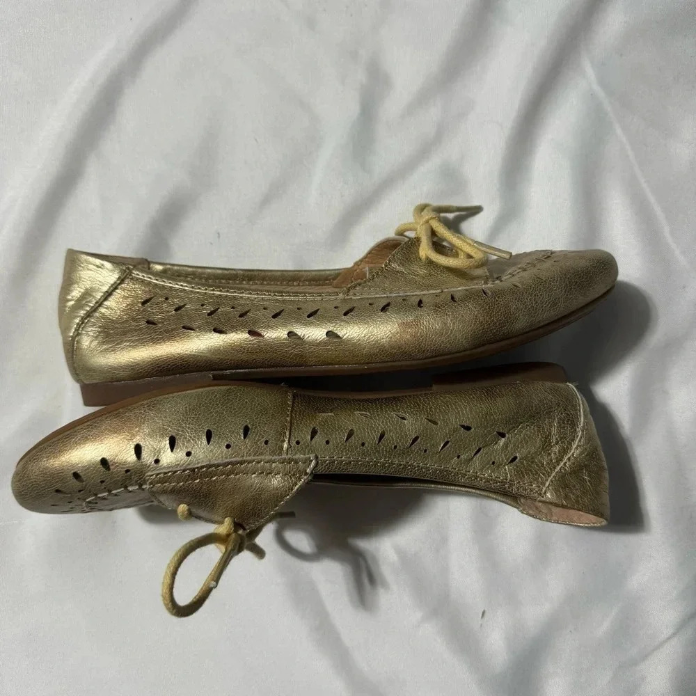 Born Handcrafted Loafers  Leather Gold Comfortable Size 5 1/2 - Picture 2 of 10